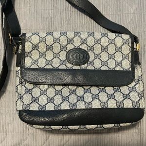 Previous Loved Authentic Gucci Crossbody bag! Navy and gray